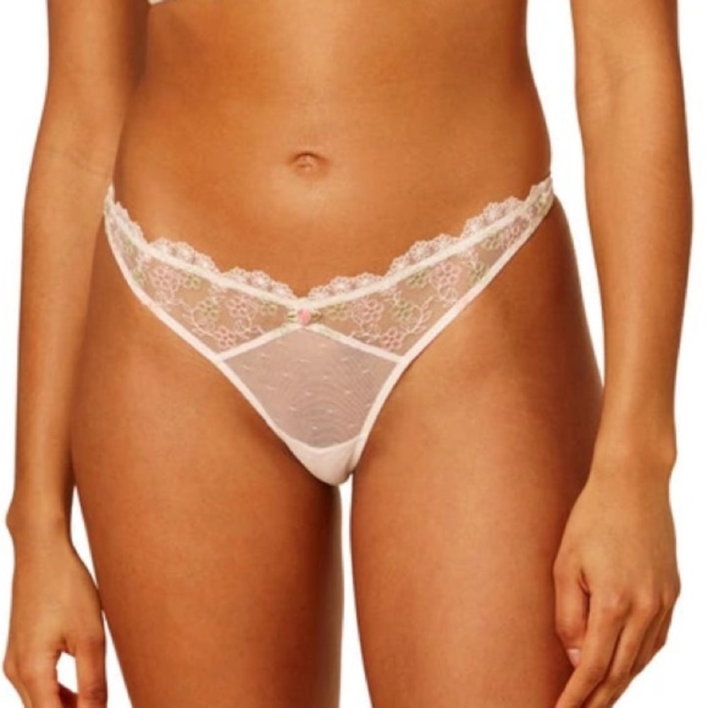 Etam Eternelle embroidered lace thong